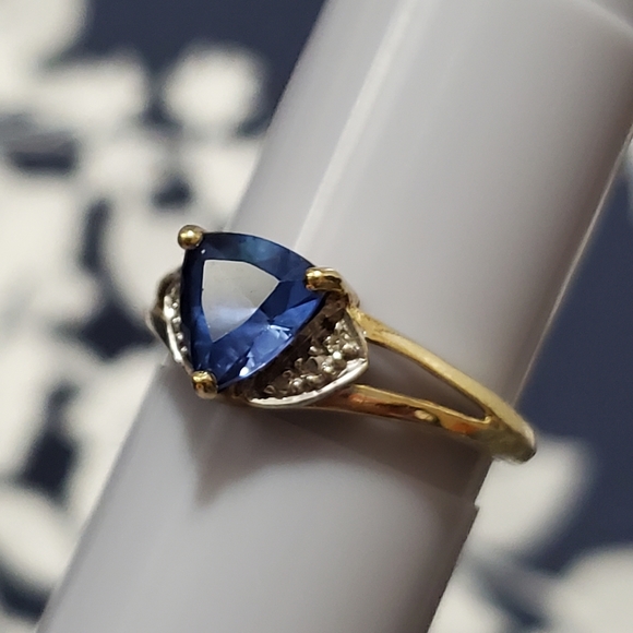 10K Gold Trillion Cut Tanzanite Ring - Picture 1 of 16
